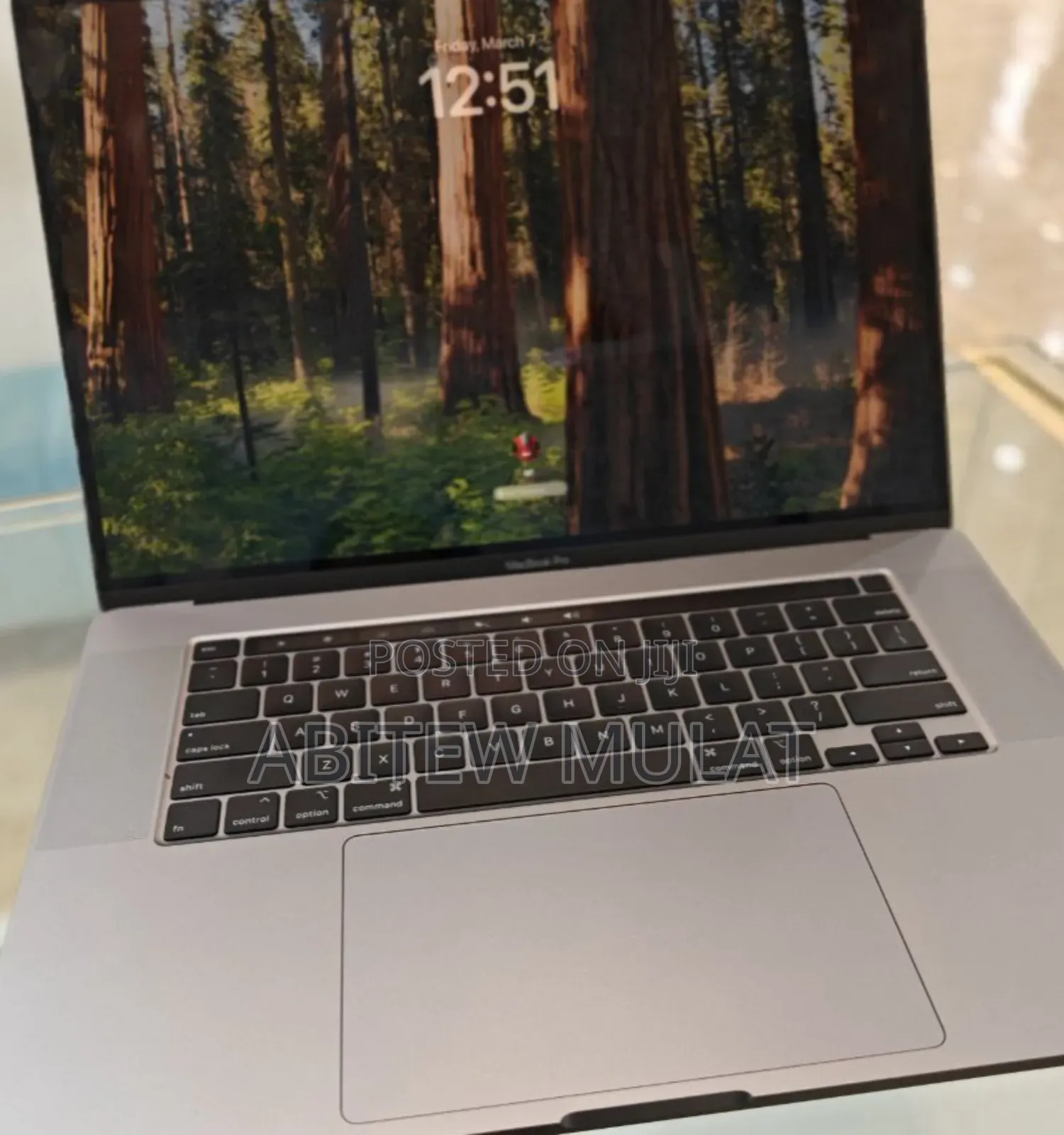 New Laptop Apple MacBook Pro 2019 16GB Intel Core I7 SSD 512GB