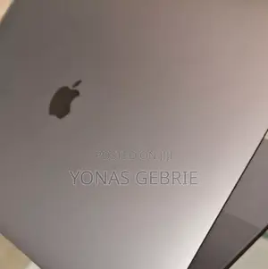 New Laptop Apple MacBook Pro 2019 16GB Intel Core I7 SSD 512GB