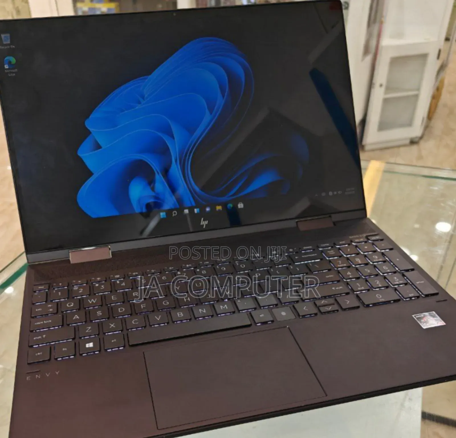 New Laptop HP Envy X360 12GB AMD Ryzen 7 SSD 512GB