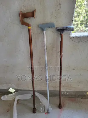 Photo - Aluminum Walking Stick፶瑿avoid Placing It Too Far Forwardከዘራ