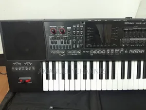 Roland E-A7 Expandable Arranger Keyboard