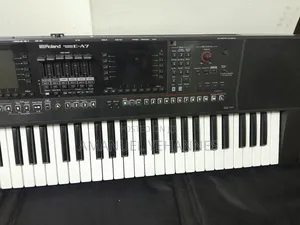 Roland E-A7 Expandable Arranger Keyboard