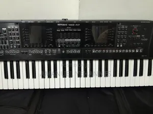 Roland E-A7 Expandable Arranger Keyboard