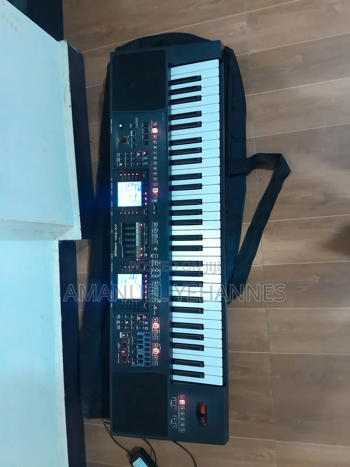 Roland E-A7 Expandable Arranger Keyboard