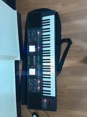 Roland E-A7 Expandable Arranger Keyboard