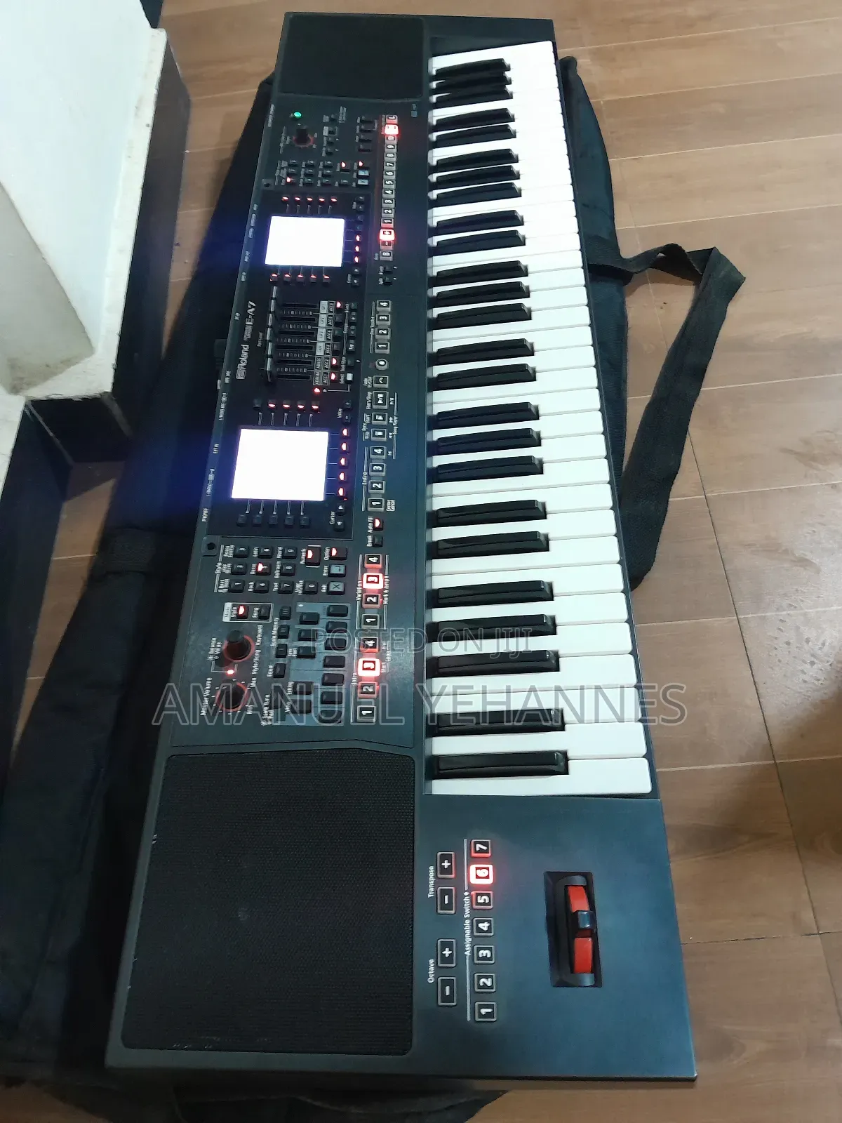 Roland E-A7 Expandable Arranger Keyboard