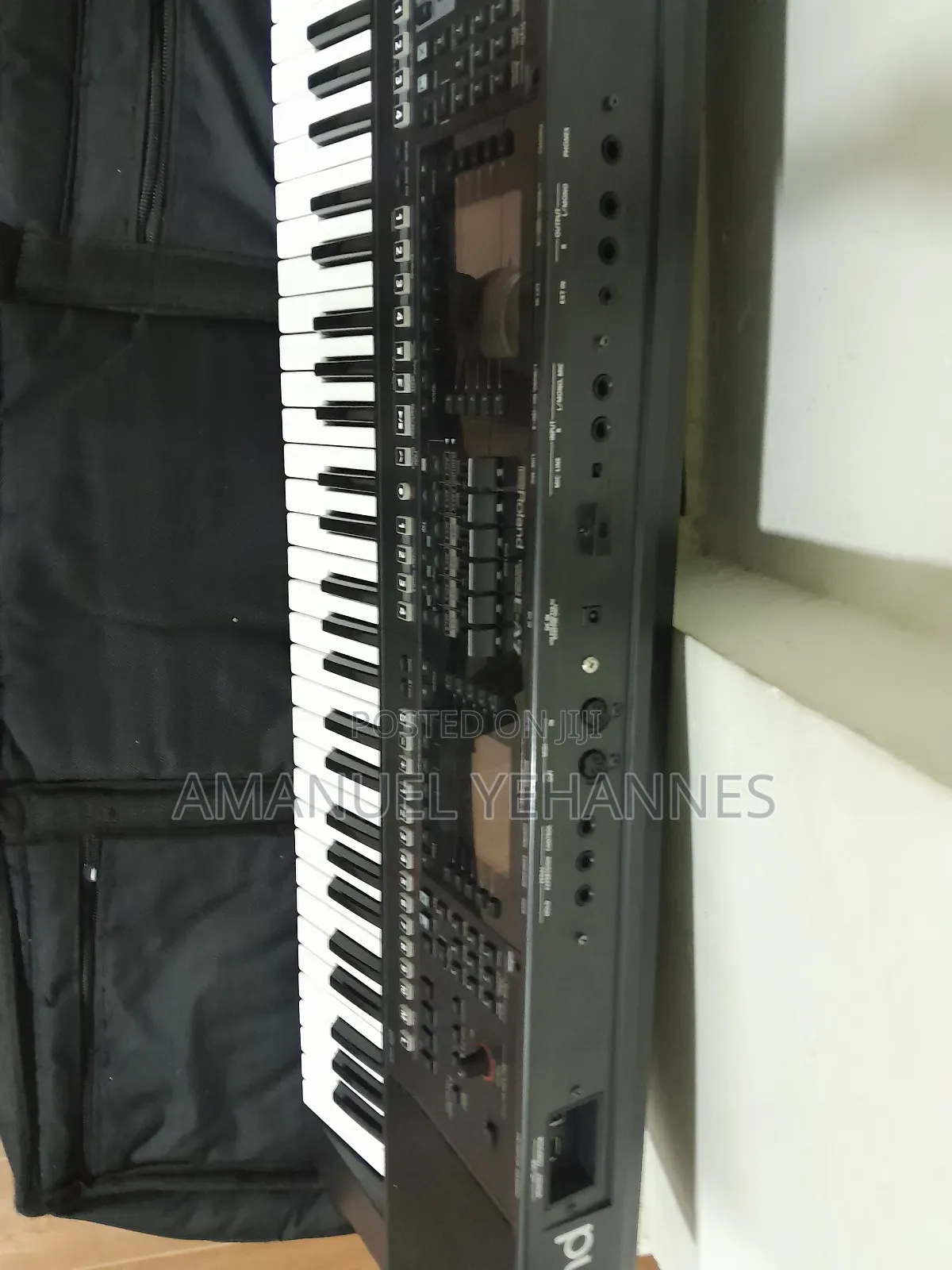 Roland E-A7 Expandable Arranger Keyboard