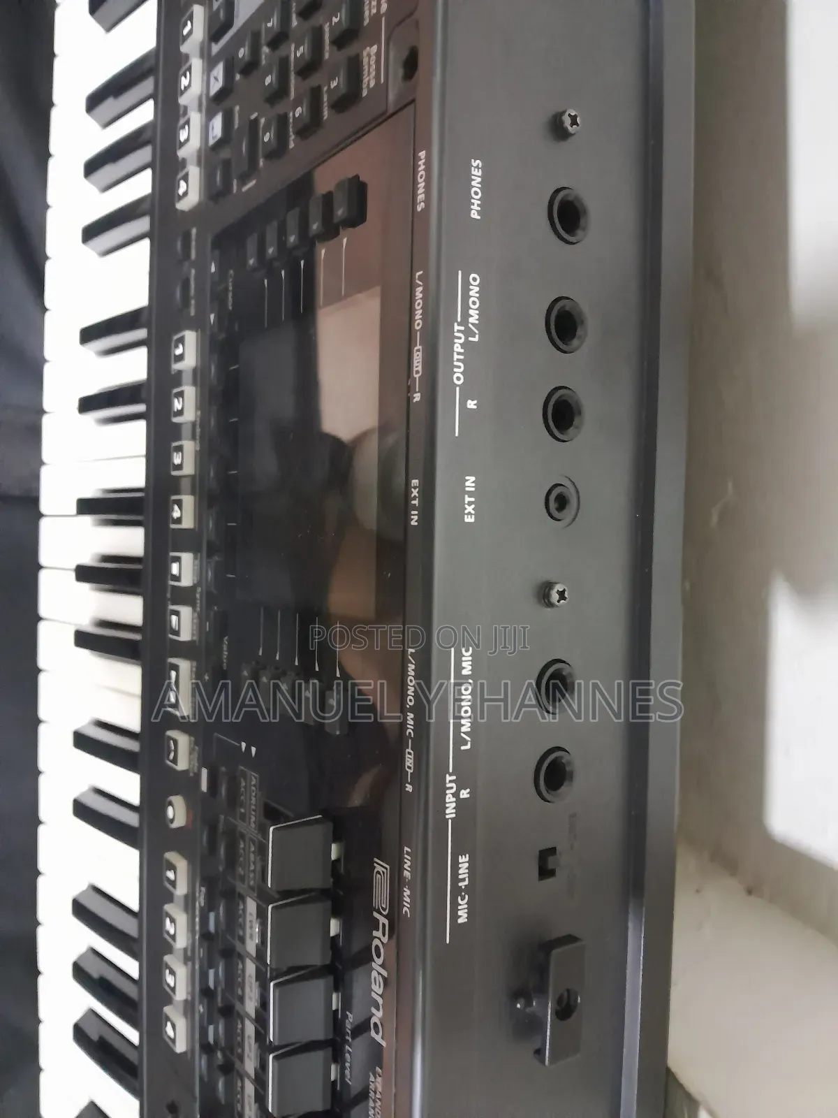 Roland E-A7 Expandable Arranger Keyboard