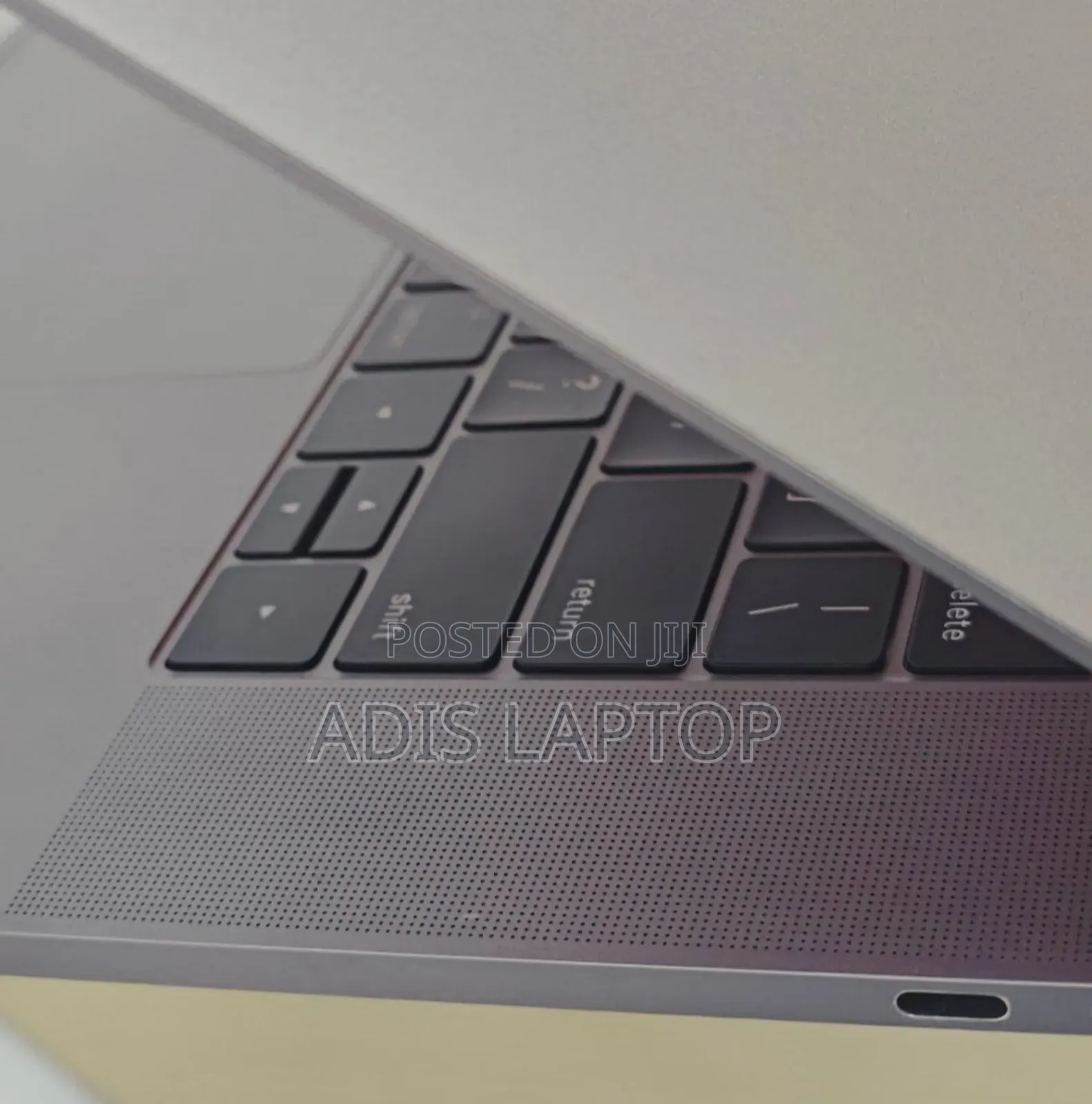 New Laptop Apple MacBook Pro 2017 16GB Intel Core I7 SSD 1T