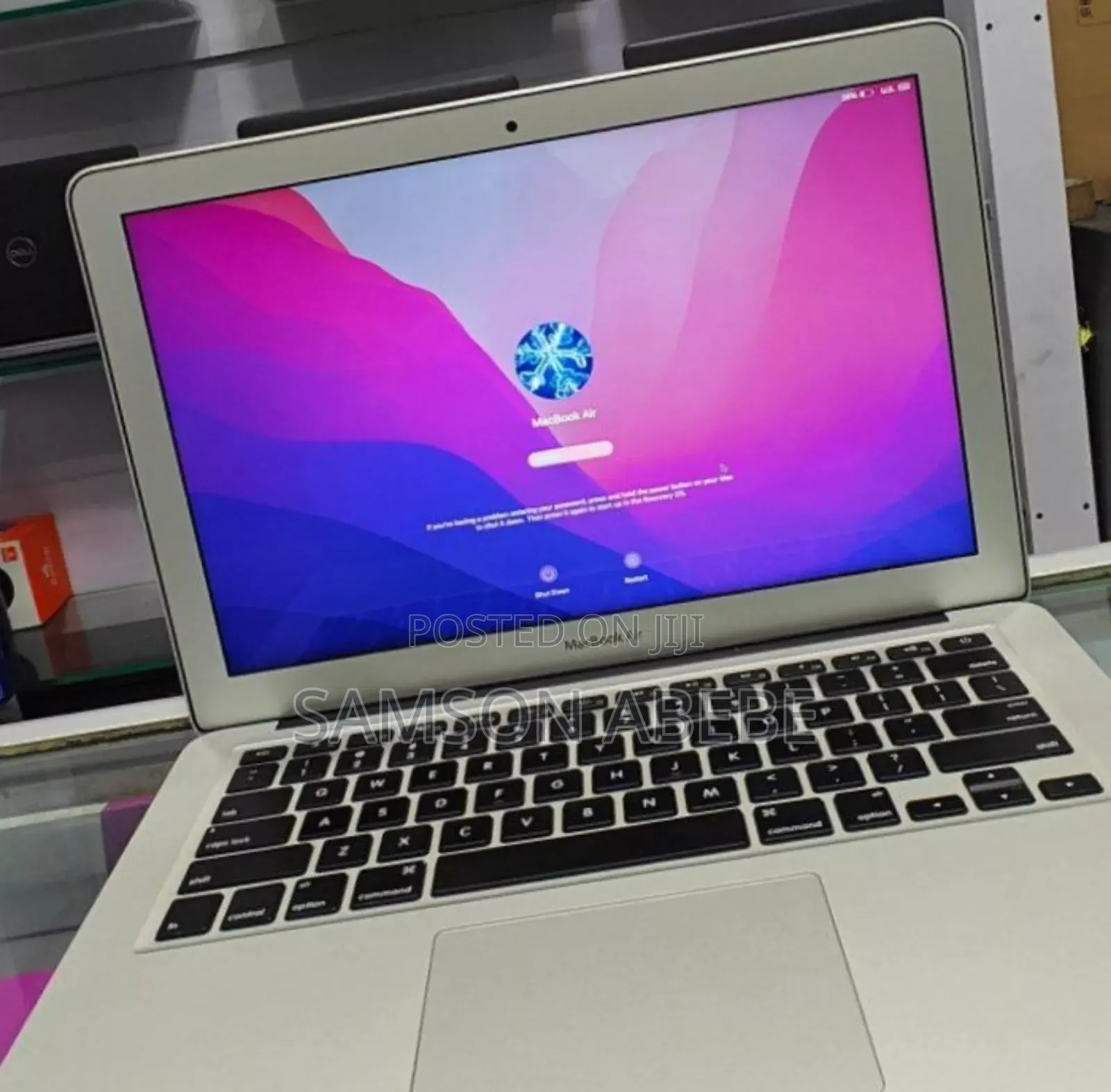 New Laptop Apple MacBook Pro 2017 8GB Intel Core I5 SSD 128GB