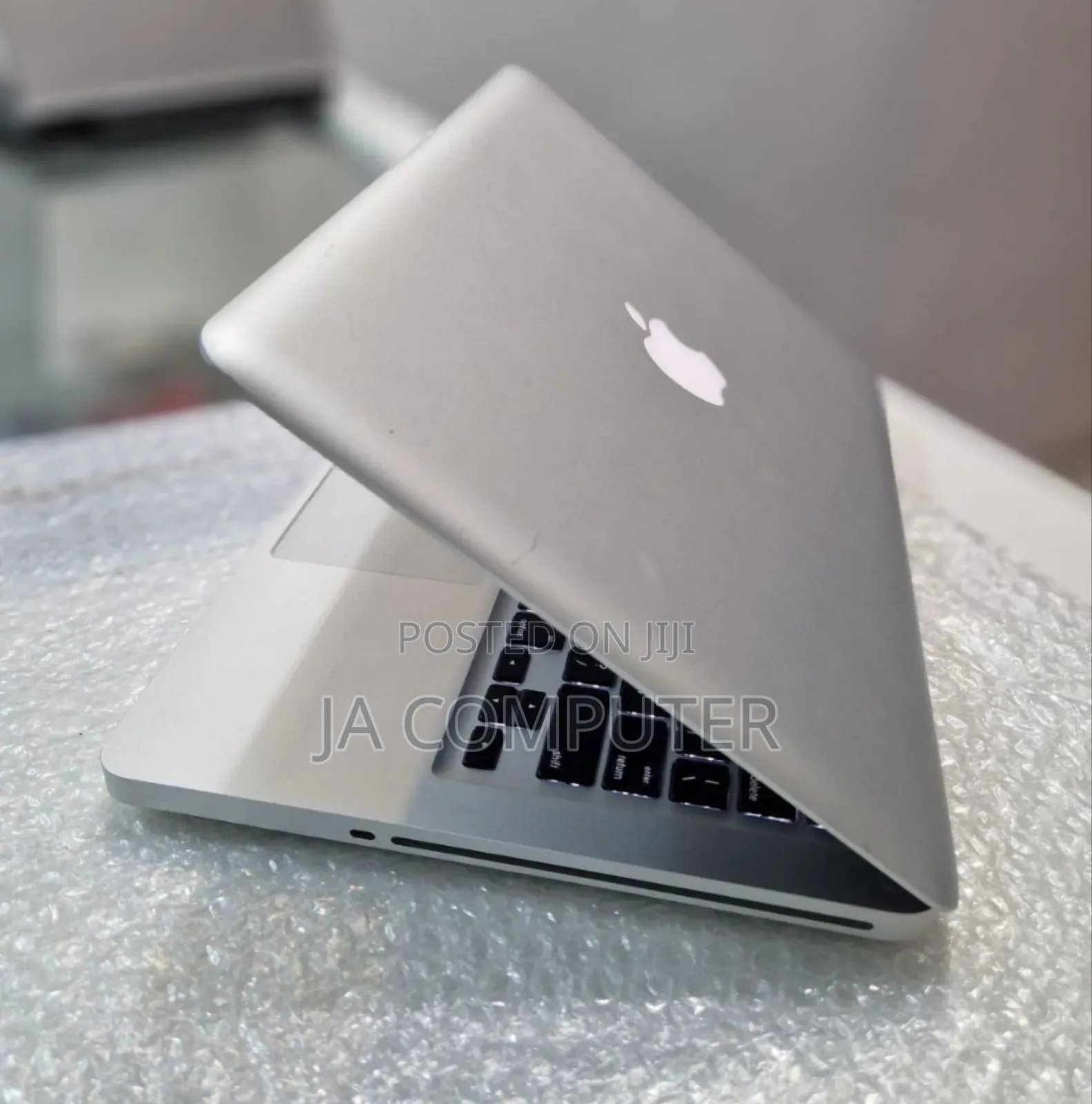 New Laptop Apple MacBook Pro 2012 4GB Intel Core I5 HDD 500GB