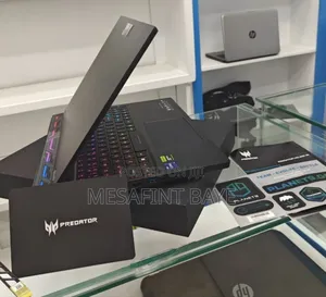 New Laptop Acer Predator Helios 18 PH18-71 32GB Intel Core I9 SSD 1T