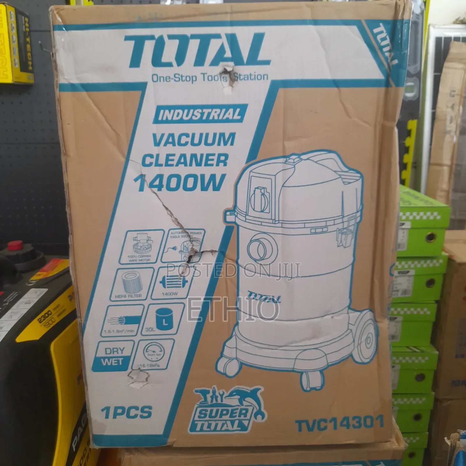 Total Vacuum Cleaner Wet and Dry 1400w