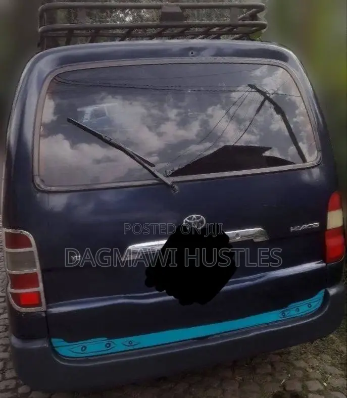 Toyota Grand HiAce 2010 Blue