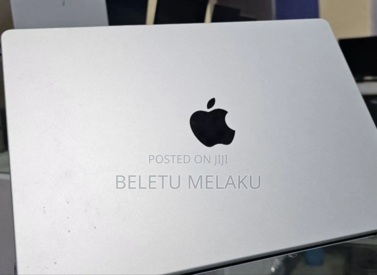 New Laptop Apple MacBook Pro 8GB Apple M3 SSD 512GB