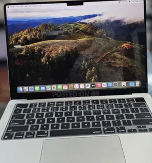 New Laptop Apple MacBook Pro 8GB Apple M3 SSD 512GB