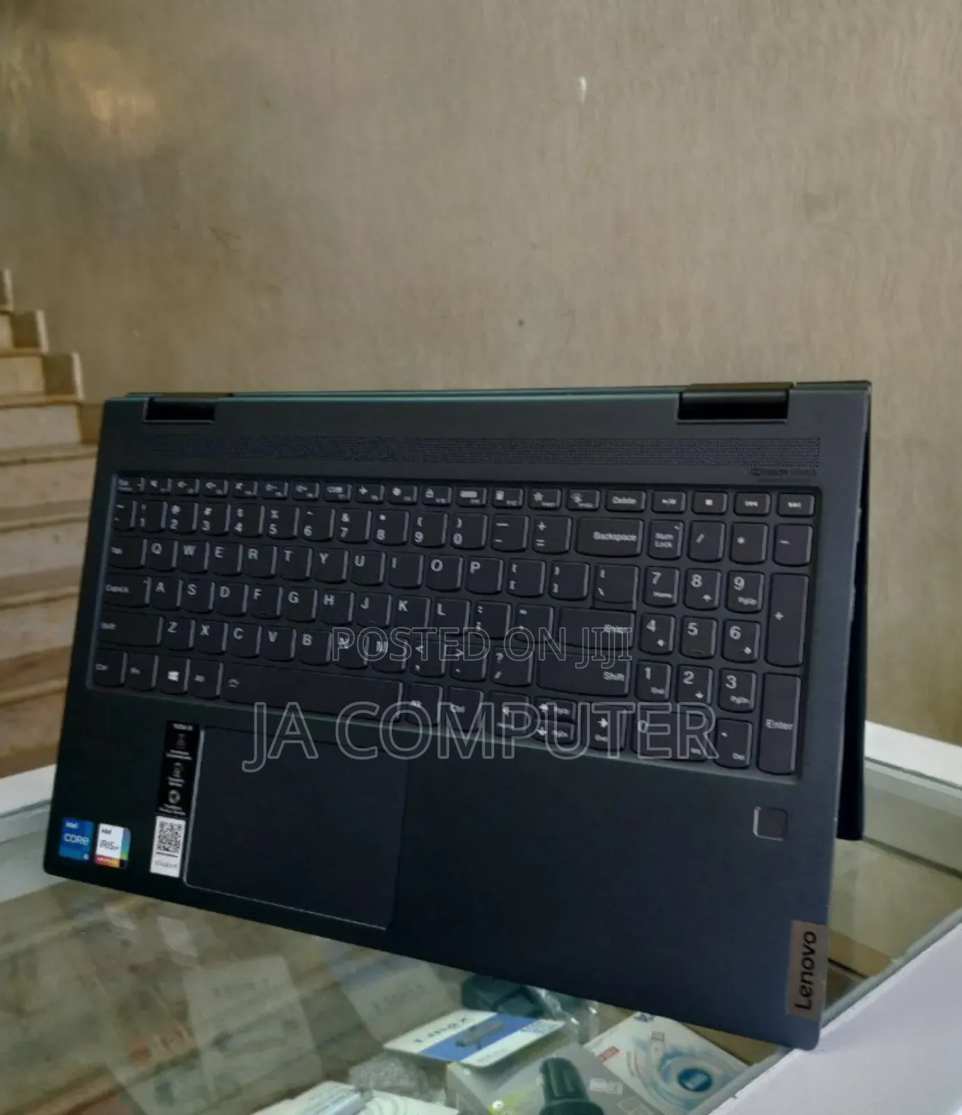 New Laptop Lenovo Yoga 7i 8GB Intel Core I5 SSD 256GB