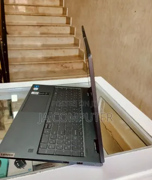 New Laptop Lenovo Yoga 7i 8GB Intel Core I5 SSD 256GB