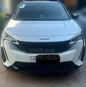 Photo - Peugeot 5008 2022 White