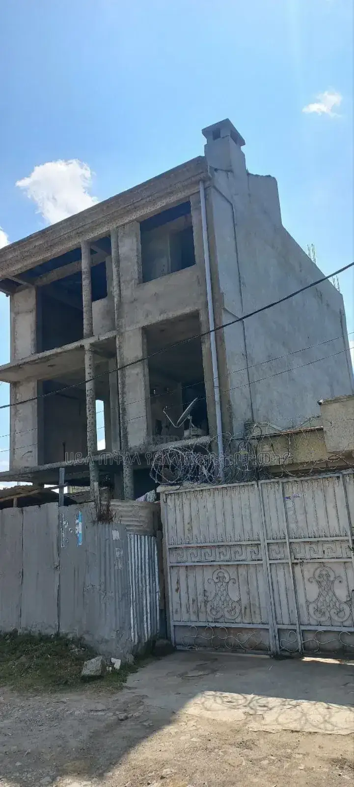 4bdrm Townhouse/Terrace in Diaspora Area, Oromia-Finfinne for sale