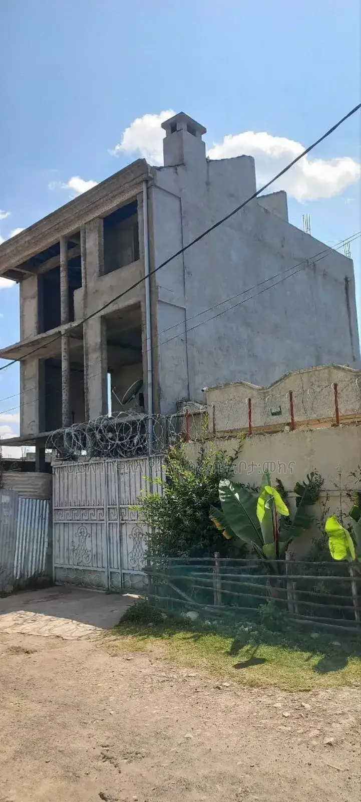 4bdrm Townhouse/Terrace in Diaspora Area, Oromia-Finfinne for sale