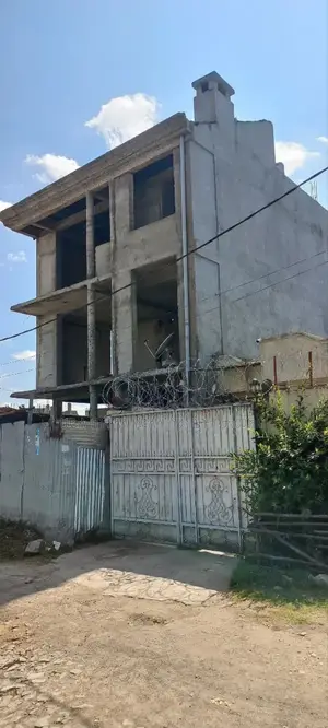 4bdrm Townhouse/Terrace in Diaspora Area, Oromia-Finfinne for sale