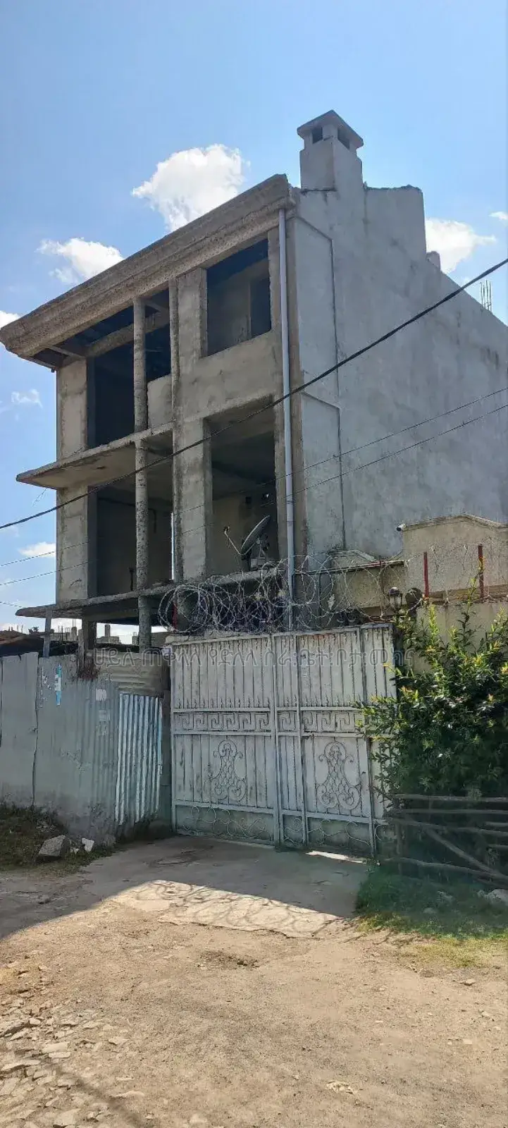 4bdrm Townhouse/Terrace in Diaspora Area, Oromia-Finfinne for sale