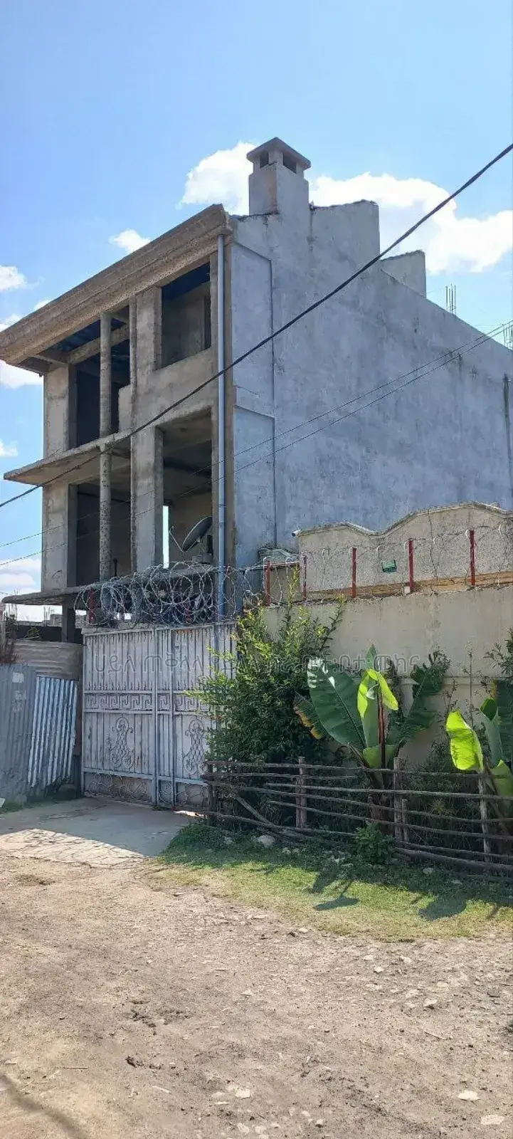 4bdrm Townhouse/Terrace in Diaspora Area, Oromia-Finfinne for sale