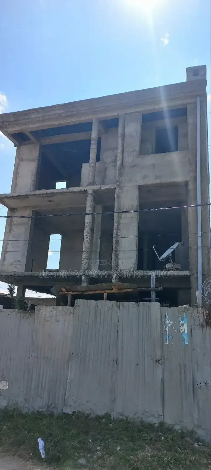 4bdrm Townhouse/Terrace in Diaspora Area, Oromia-Finfinne for sale