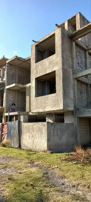 4bdrm Townhouse/Terrace in Ayat Diaspora Area, Yeka for sale