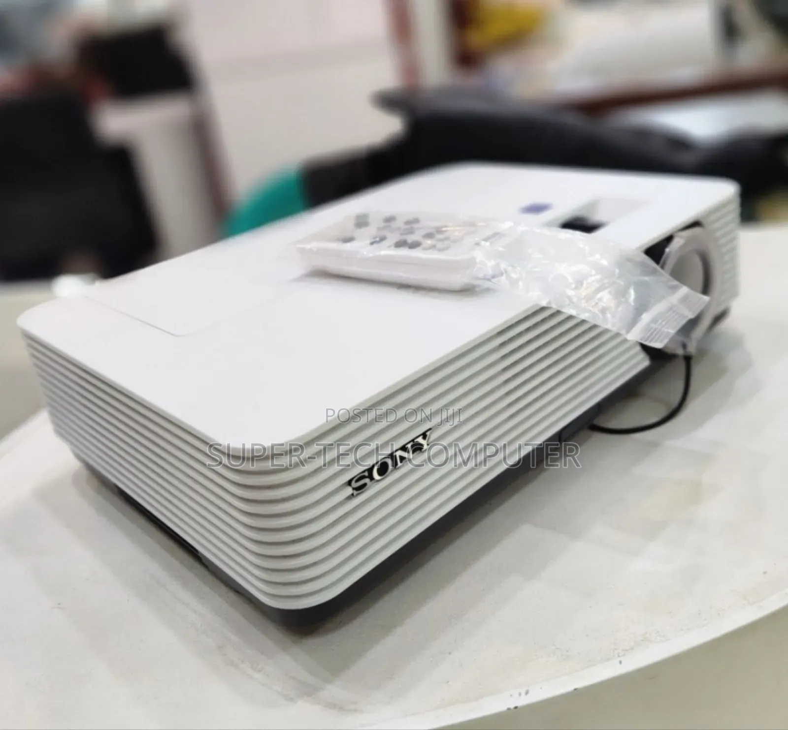 Sony VPL-Dx 221 Projector for Sell 