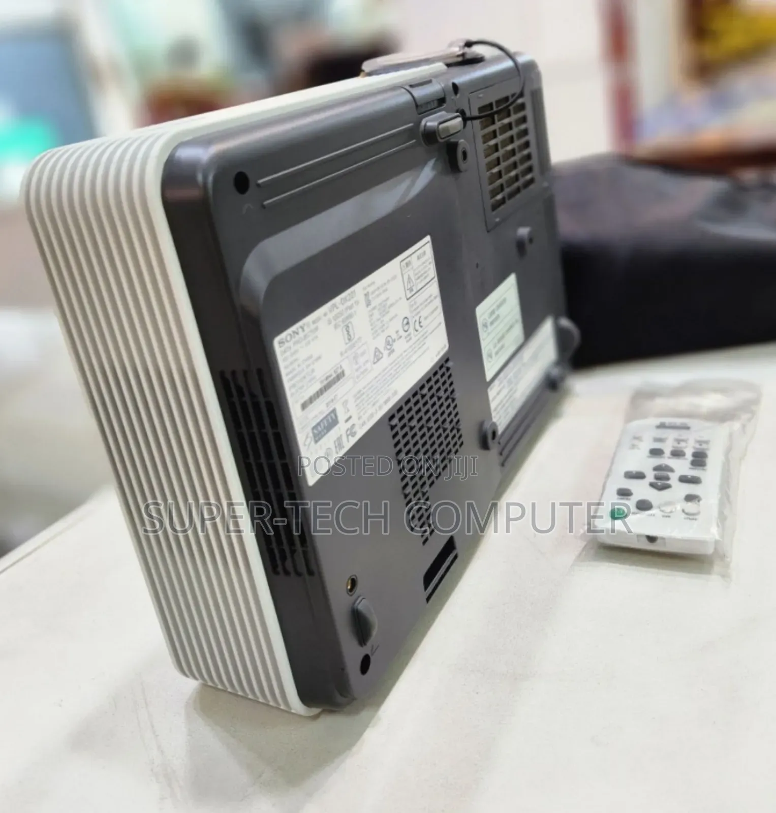 Sony VPL-Dx 221 Projector for Sell 