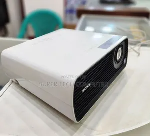 Sony VPL Ex 100 Projector