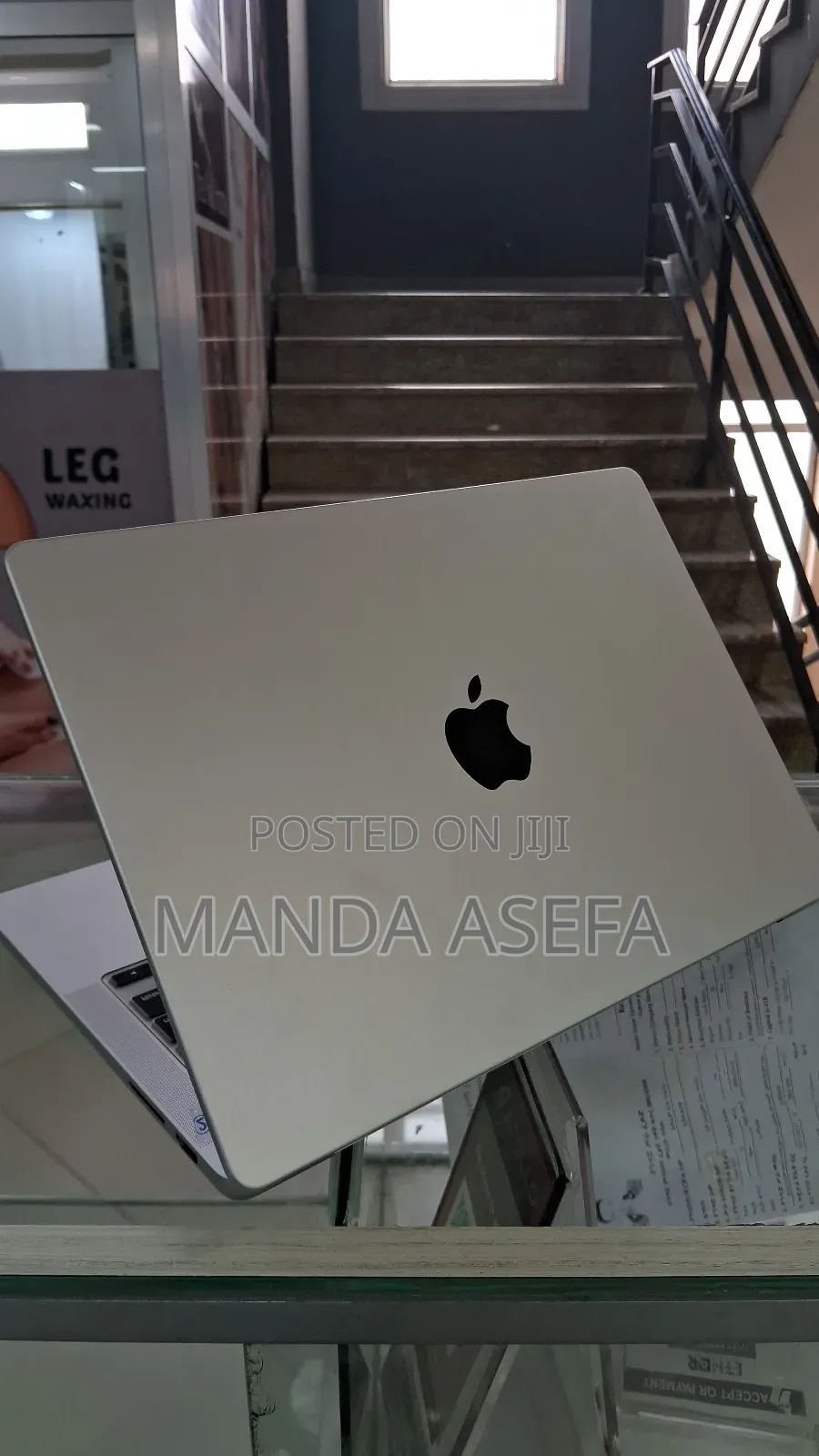 New Laptop Apple MacBook Pro 8GB Apple M3 SSD 512GB