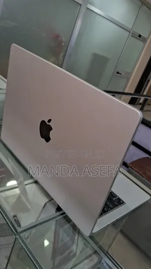 New Laptop Apple MacBook Pro 8GB Apple M3 SSD 512GB