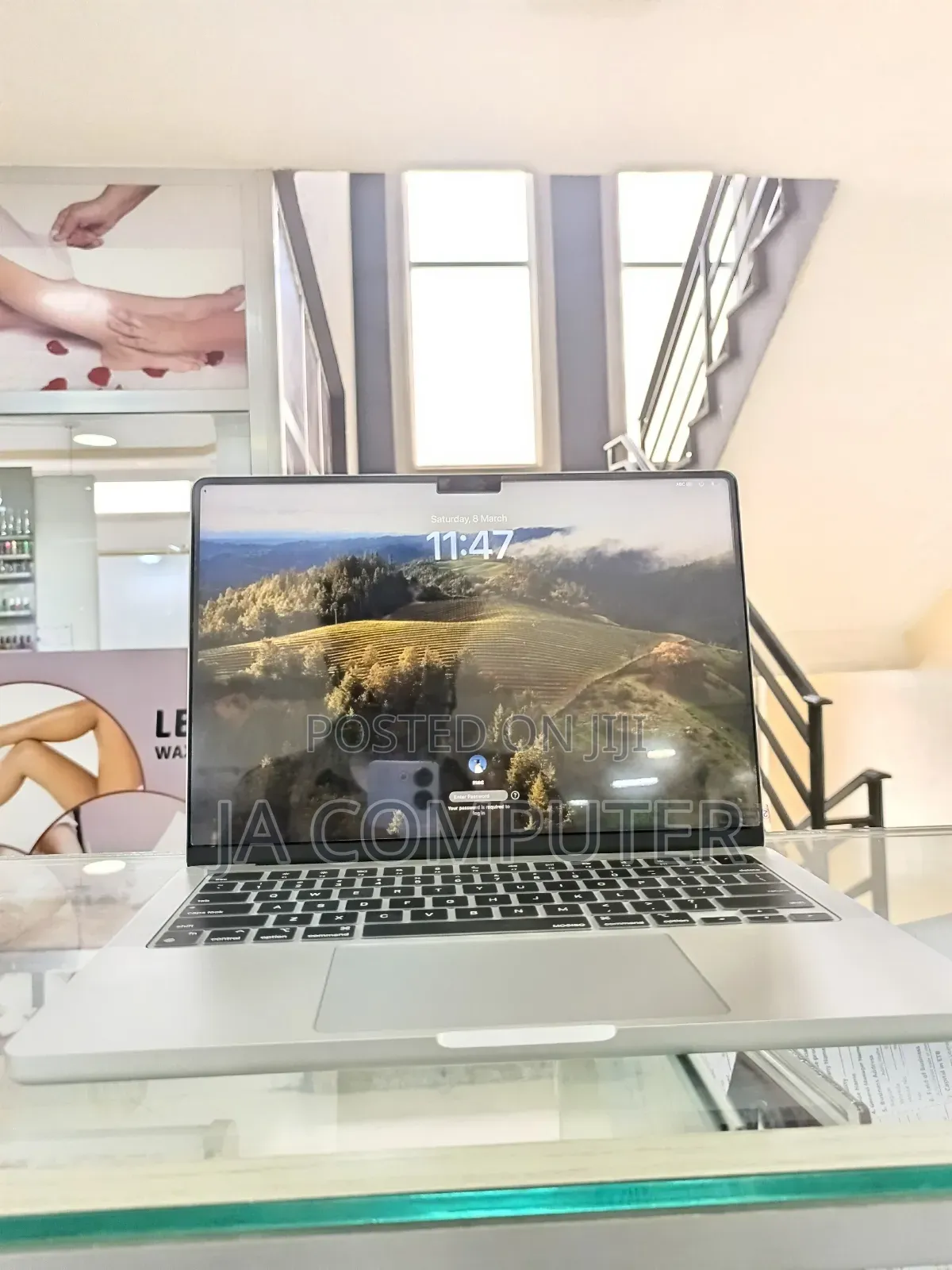 New Laptop Apple MacBook Pro 2023 M3 14-Inch 8GB Apple M3 SSD 512GB