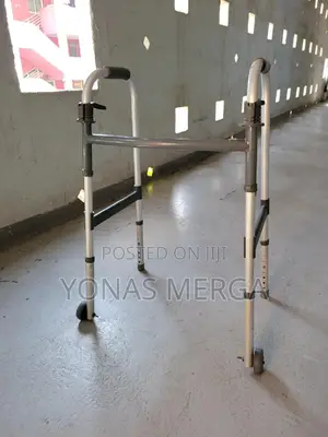 Photo - Aluminum Walker፵開walker=Due to Arthritis or Leg Weakness