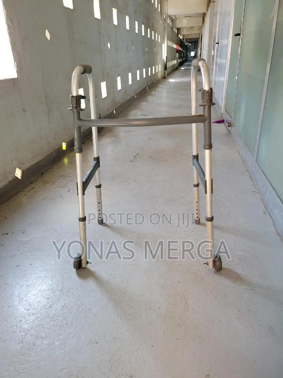 Adjustable Walkers Canes፹฿6240-Jr Dual Blue Release Walker
