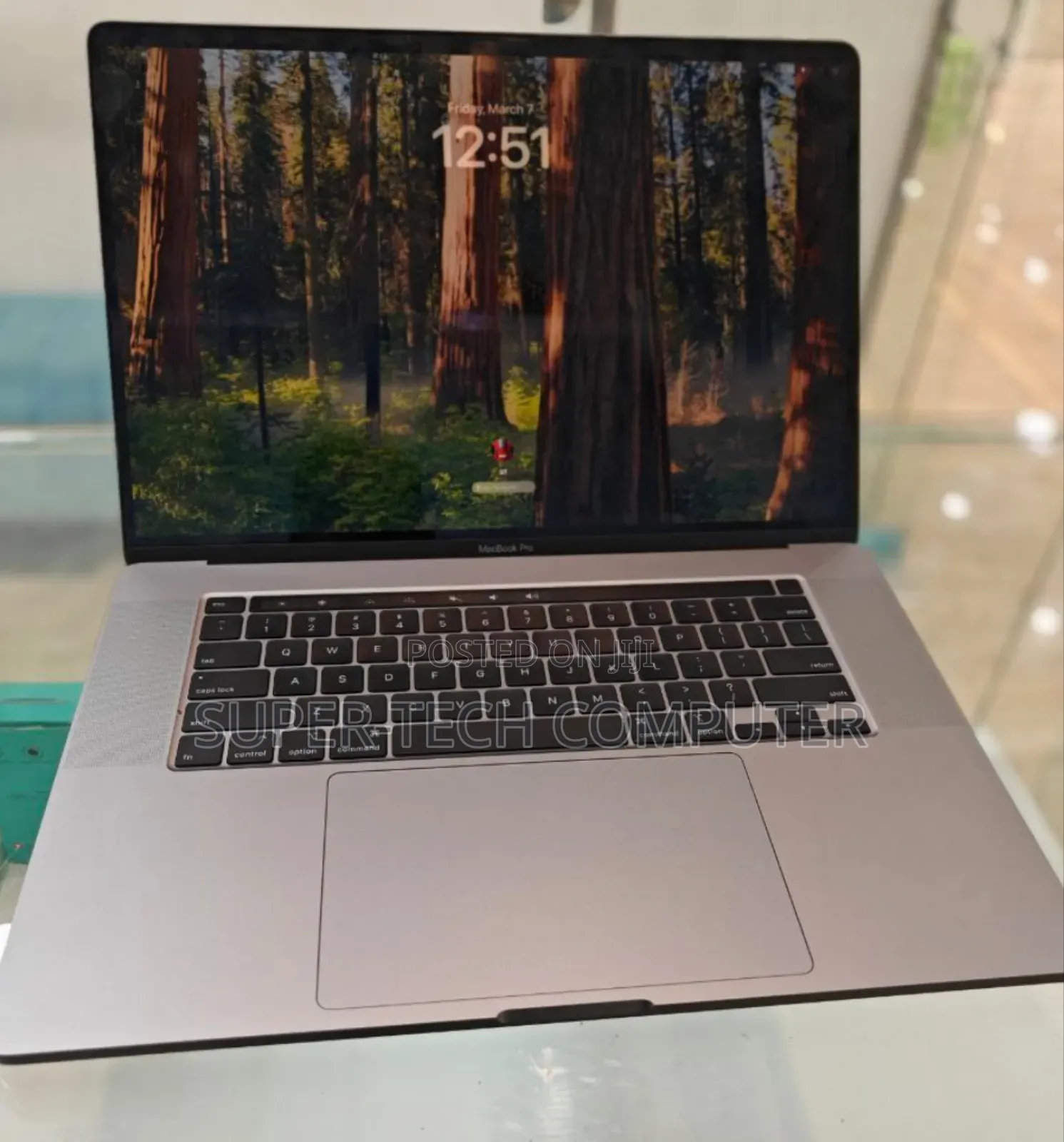 New Laptop Apple MacBook Pro 2019 16GB Intel Core I7 SSD 512GB