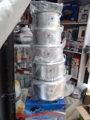 Kangaroo ብረት ድስት