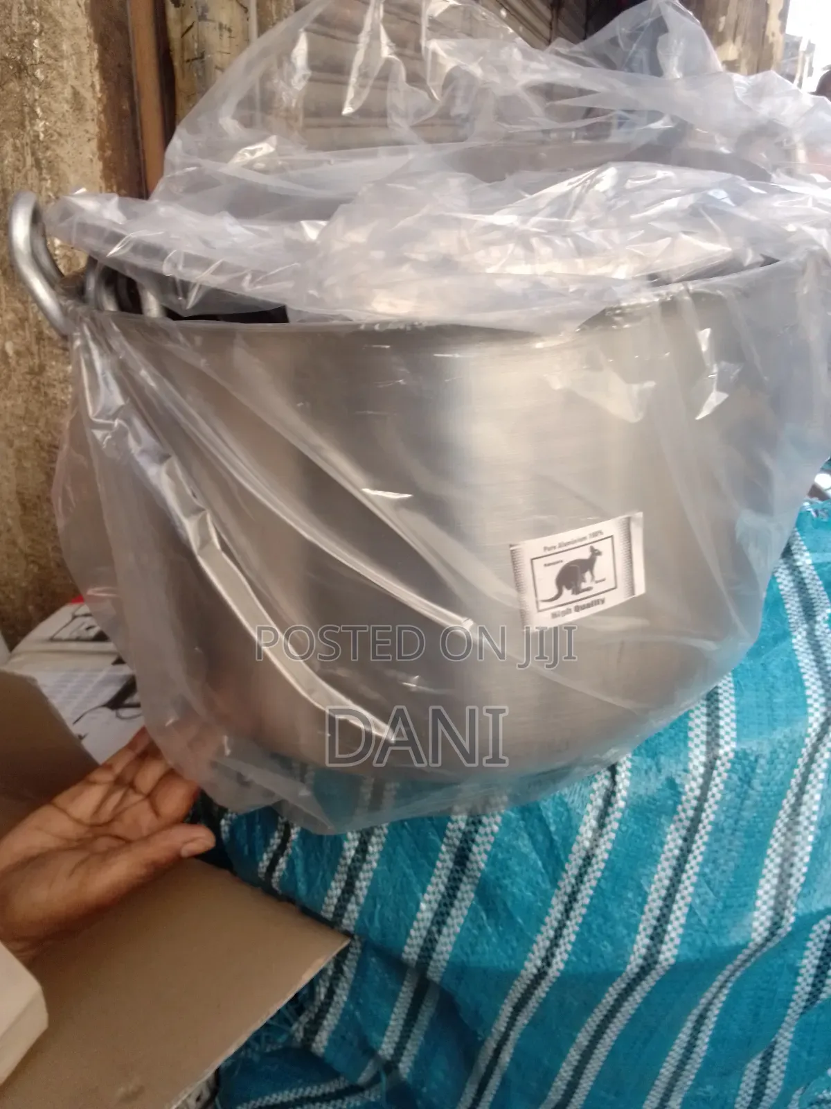 Kangaroo ብረት ድስት