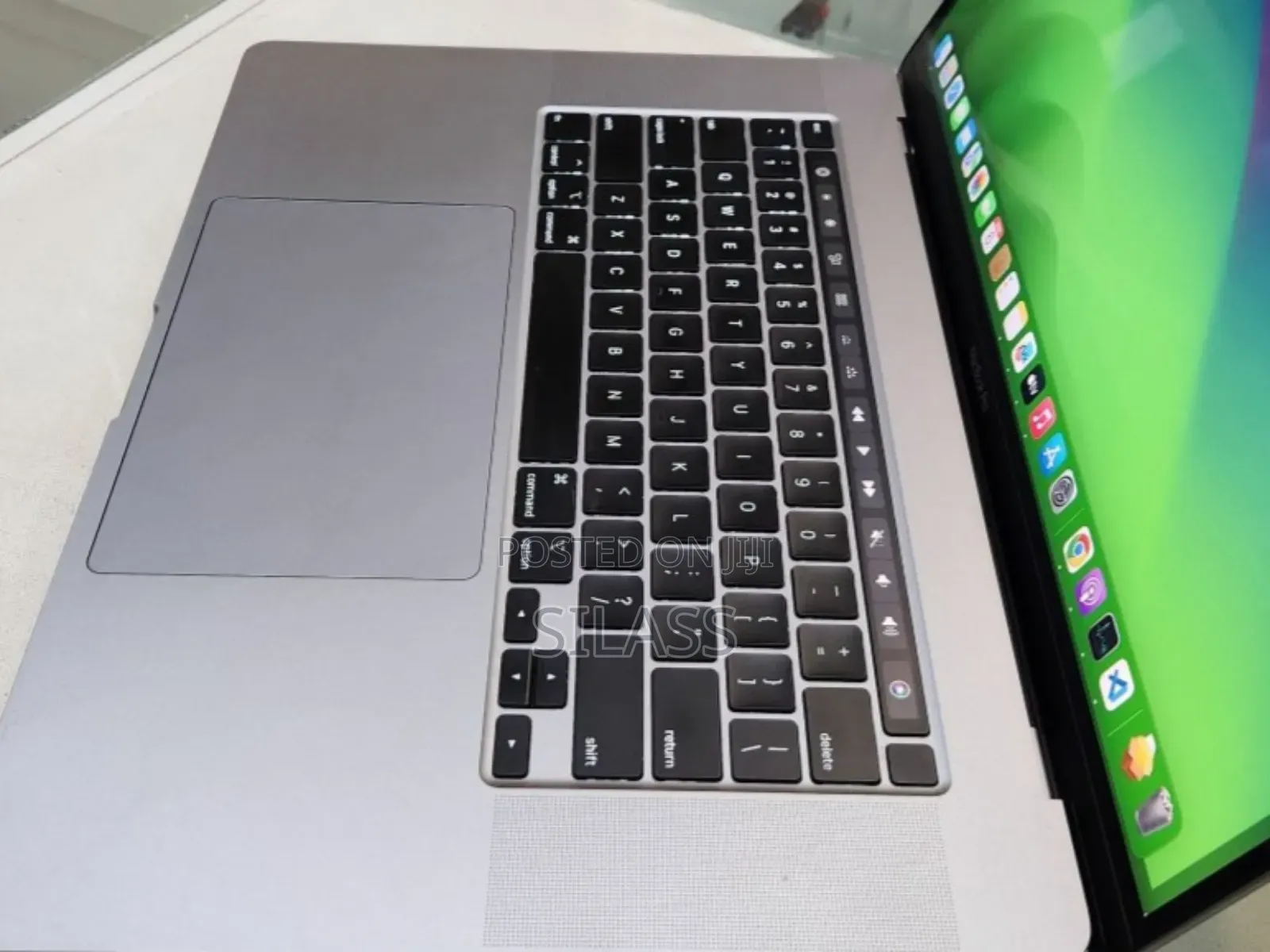 New Laptop Apple MacBook Pro 2019 16GB Intel Core I7 SSD 1T