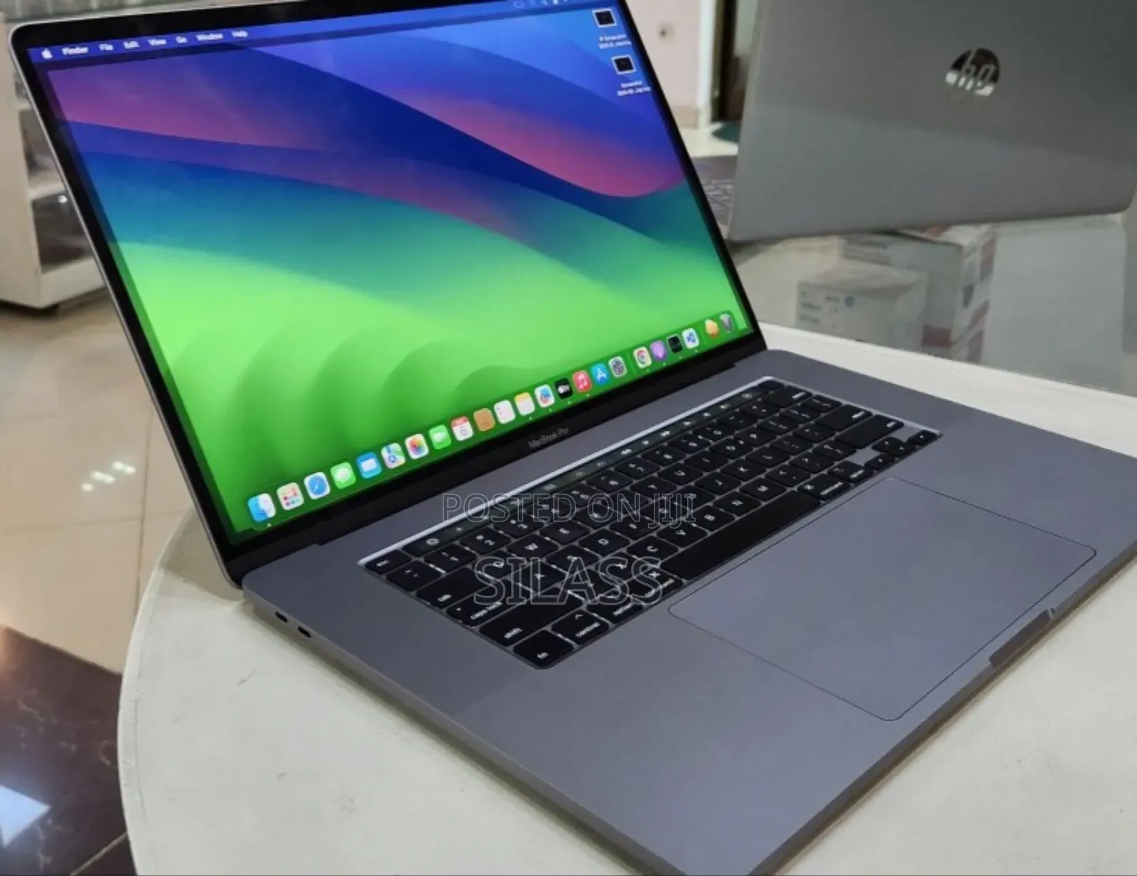 New Laptop Apple MacBook Pro 2019 16GB Intel Core I7 SSD 1T