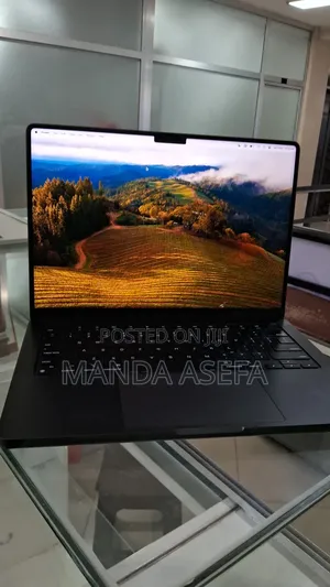 New Laptop Apple MacBook Pro 18GB Apple M3 SSD 512GB