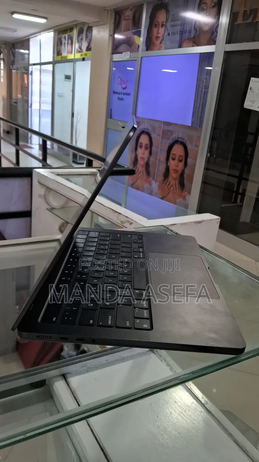 New Laptop Apple MacBook Pro 18GB Apple M3 SSD 512GB