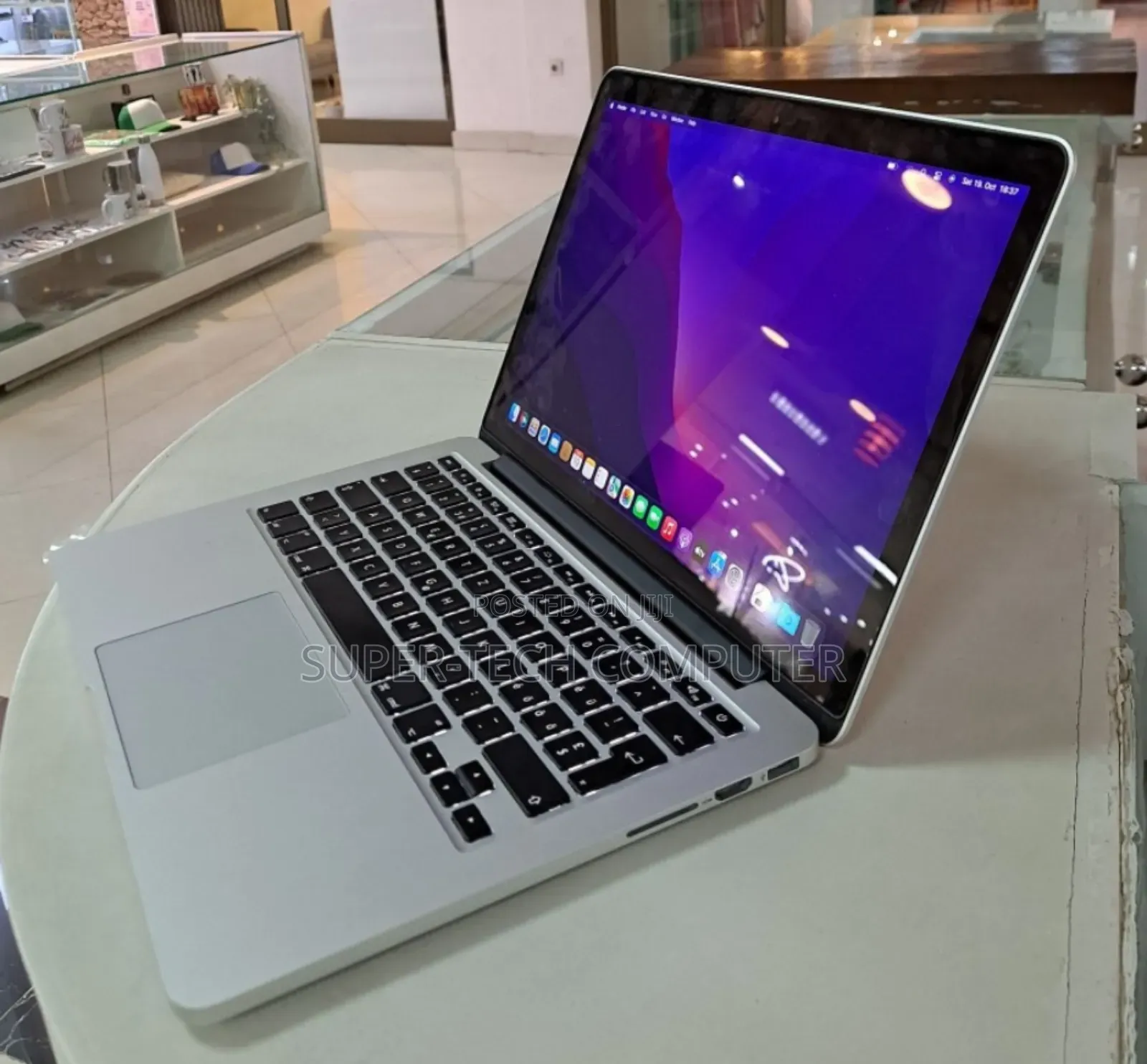 New Laptop Apple MacBook Pro 2015 8GB Intel Core I5 SSD 256GB