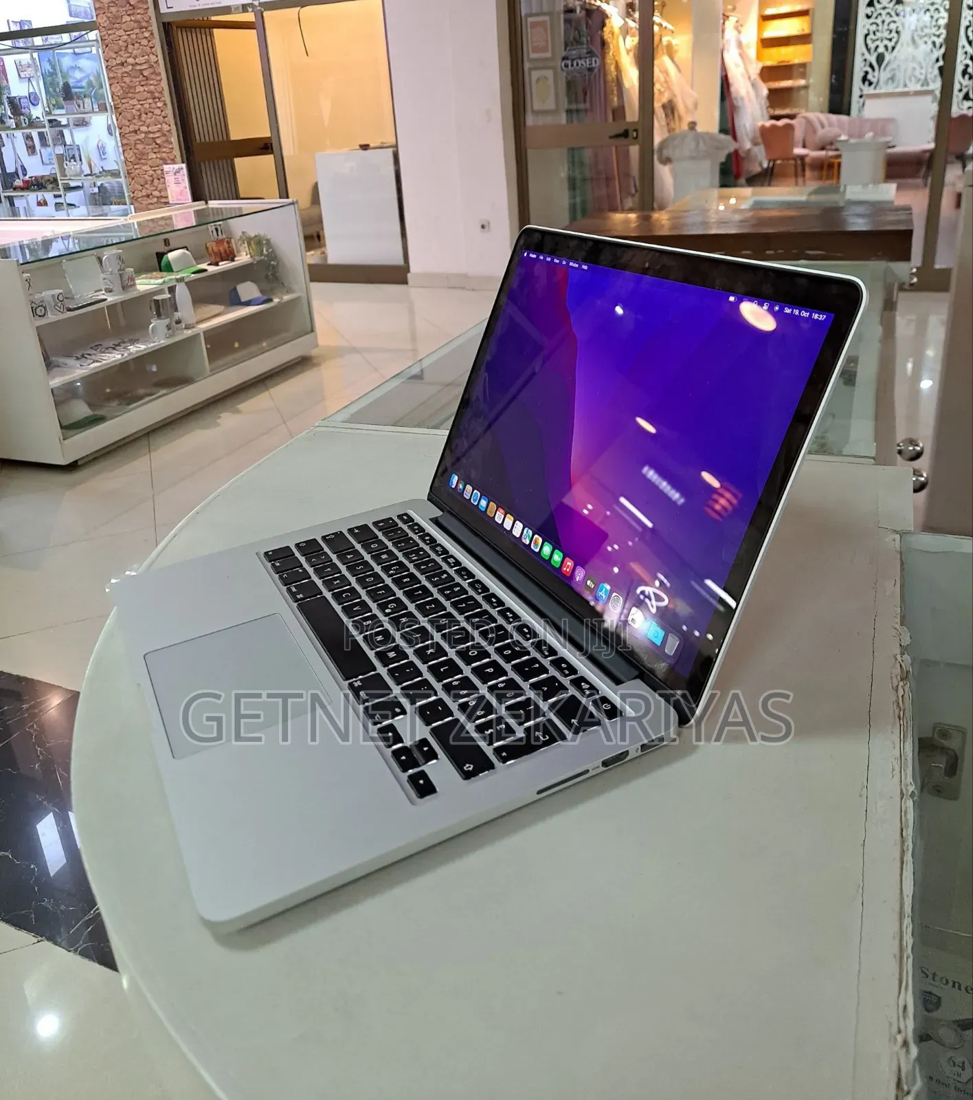 New Laptop Apple MacBook Pro 2015 8GB Intel Core i5 SSD 256GB