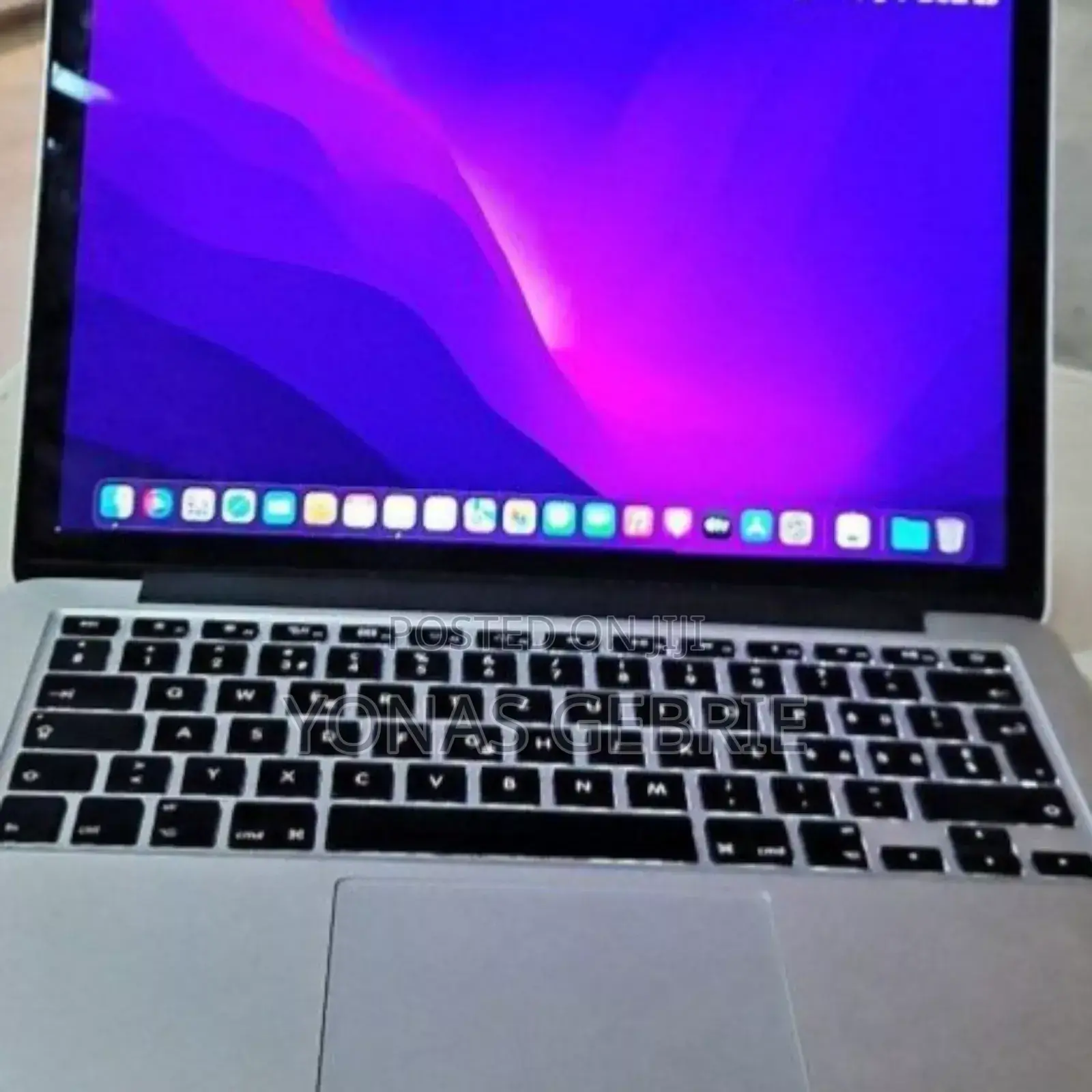 New Laptop Apple MacBook Pro 2015 8GB Intel Core I5 SSD 256GB