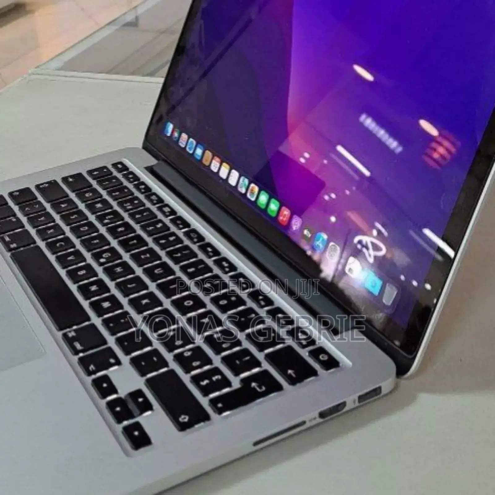 New Laptop Apple MacBook Pro 2015 8GB Intel Core I5 SSD 256GB