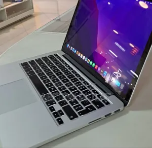 New Laptop Apple MacBook Pro 2015 8GB Intel Core I5 SSD 256GB